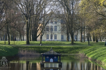 Pałac wiosną