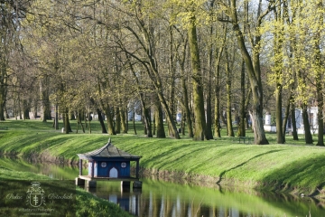 Pałac wiosną